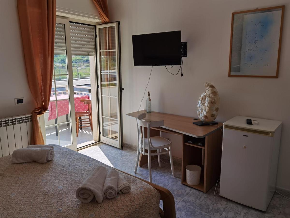Rosy House Bed & Breakfast สกาเลอา ภายนอก รูปภาพ